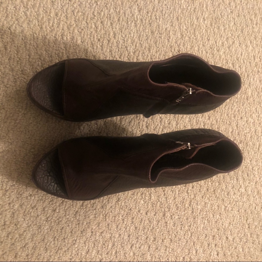 Elizabeth & James leather booties